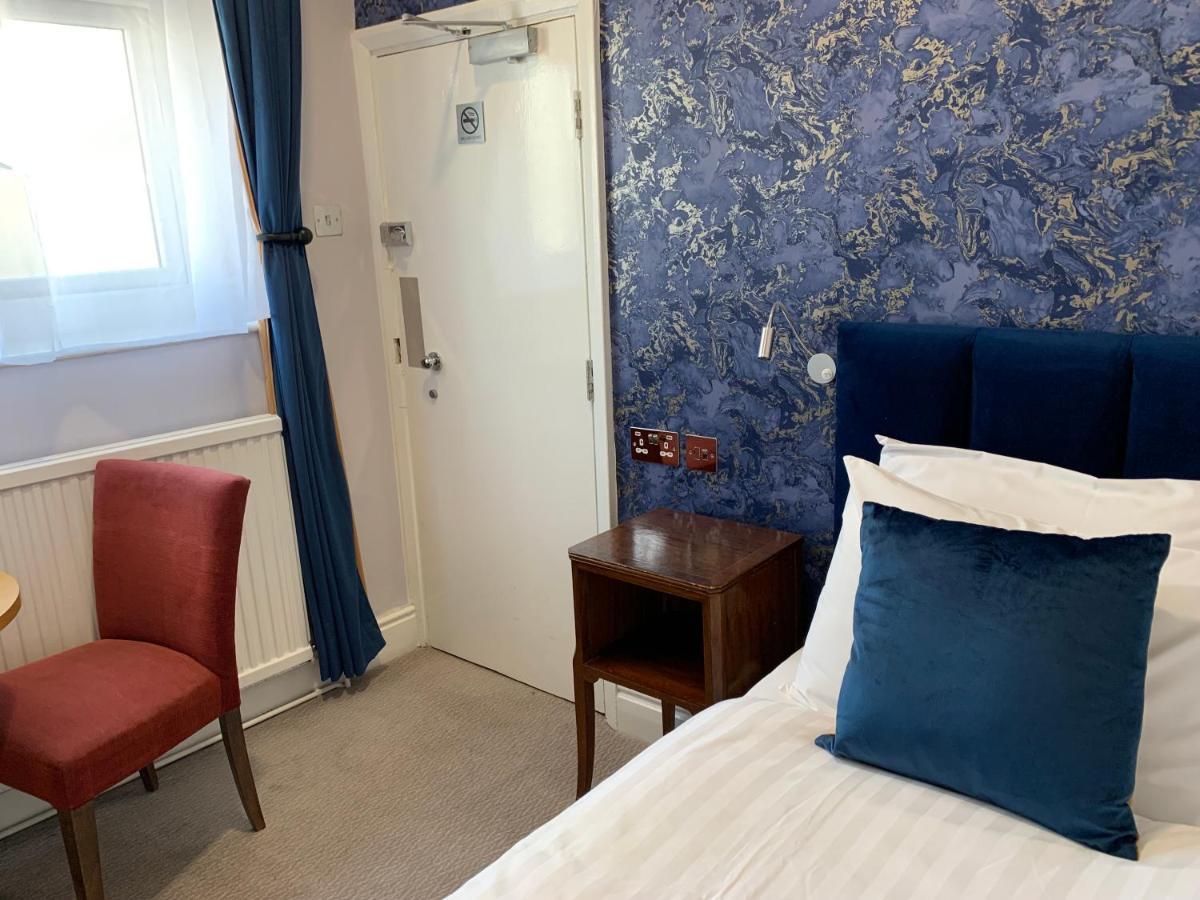 The Bridge Hotel Thrapston  Bagian luar foto